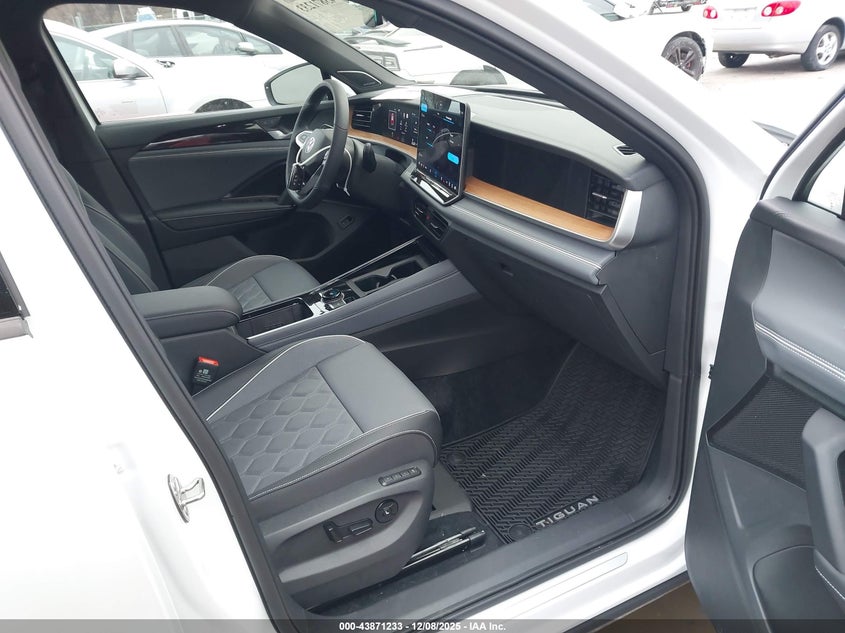 3VVLR7RMXSM035101 2025 VOLKSWAGEN TIGUAN photo no. 5
