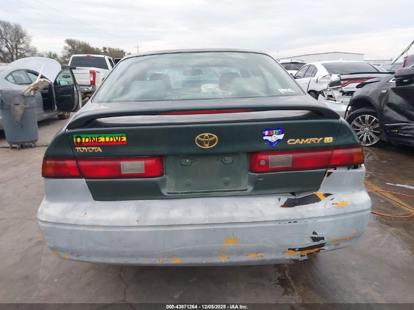 1999 Toyota Camry Le VIN: 4T1BG28K3XU591915 Lot: 43871264