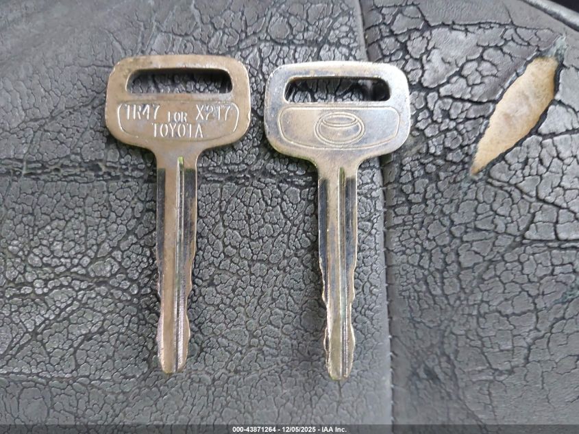 1999 Toyota Camry Le VIN: 4T1BG28K3XU591915 Lot: 43871264