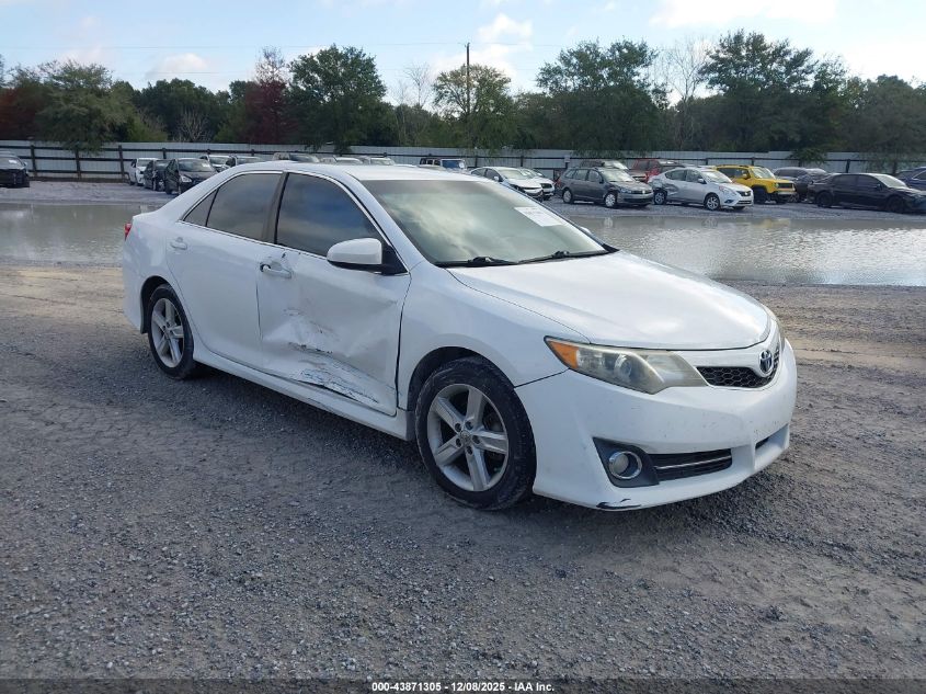 TOYOTA CAMRY SE