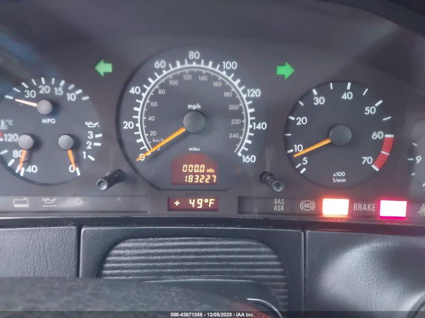 1998 Mercedes-Benz S 420 VIN: WDBGA43G8WA403317 Lot: 43871358