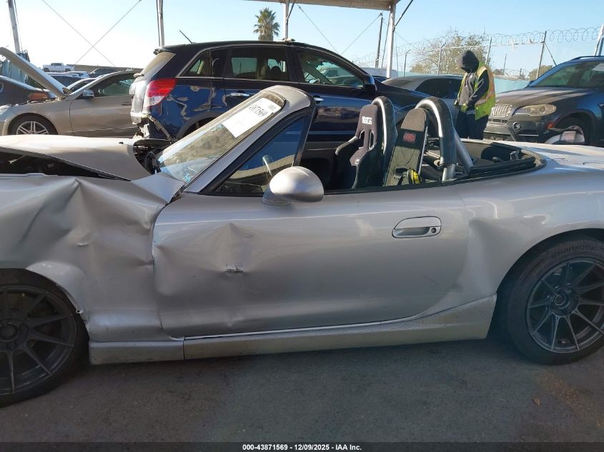 1999 Mazda Mx-5 Miata Leather Pkg/Popular Equipment Pkg/Sports Pkg/Touring Pkg VIN: JM1NB3537X0110462 Lot: 43871569