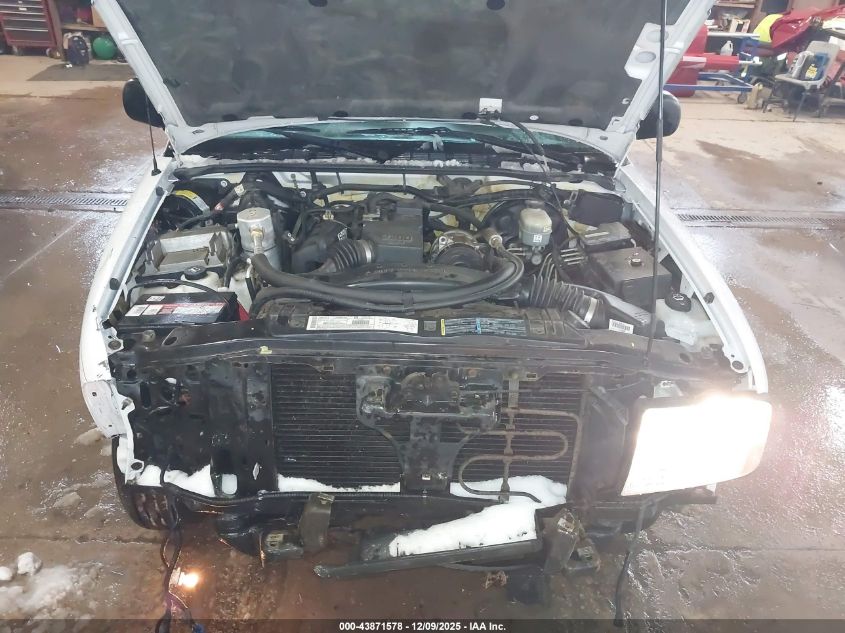 2002 GMC Sonoma Sl VIN: 1GTCS145728172792 Lot: 43871578