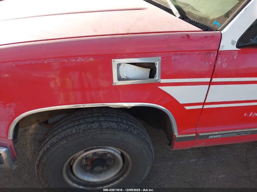 1998 GMC Suburban 2500 Sl VIN: 1GKGC26R7WJ725044 Lot: 43871618