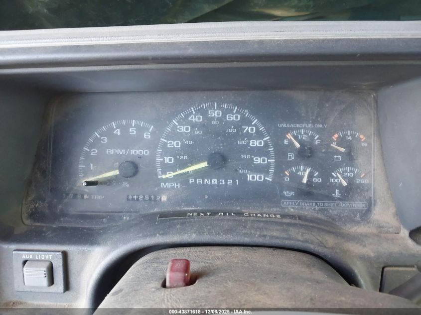 1998 GMC Suburban 2500 Sl VIN: 1GKGC26R7WJ725044 Lot: 43871618