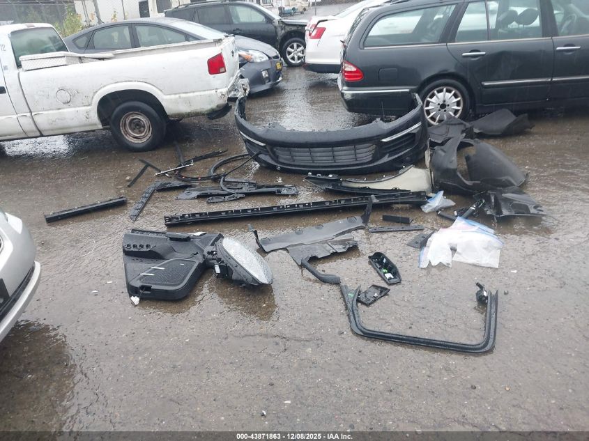 2017 Porsche Cayenne E-Hybrid S Platinum Edition VIN: WP1AE2A23HLA74670 Lot: 43871863