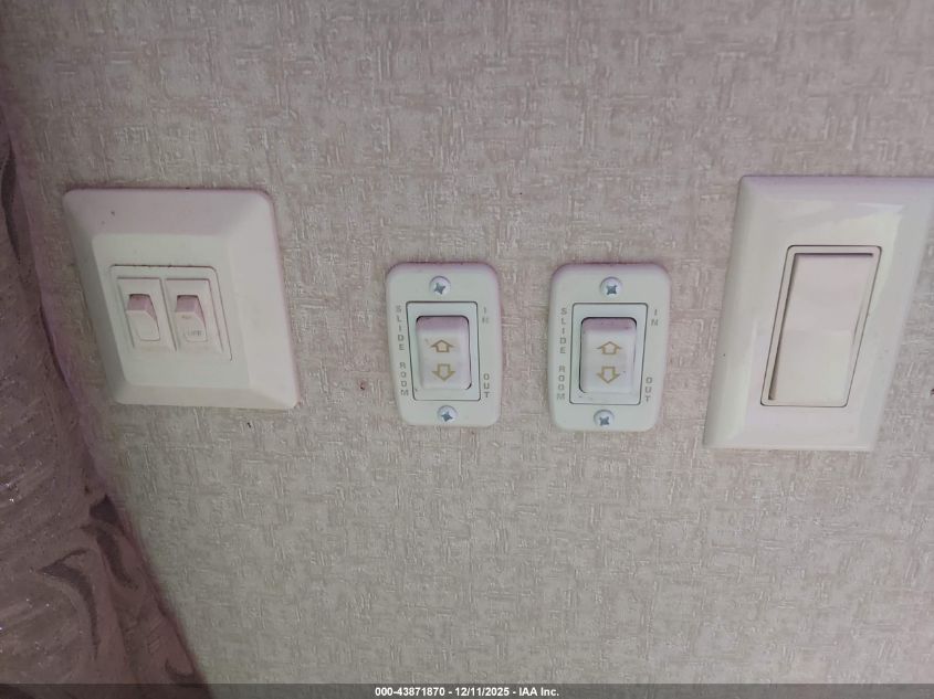 2011 Salem Tt VIN: 4X4TSMN20BM020053 Lot: 43871870