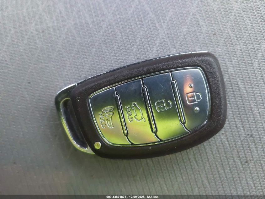 2017 Hyundai Tucson Sport VIN: KM8J3CA21HU471135 Lot: 43871875