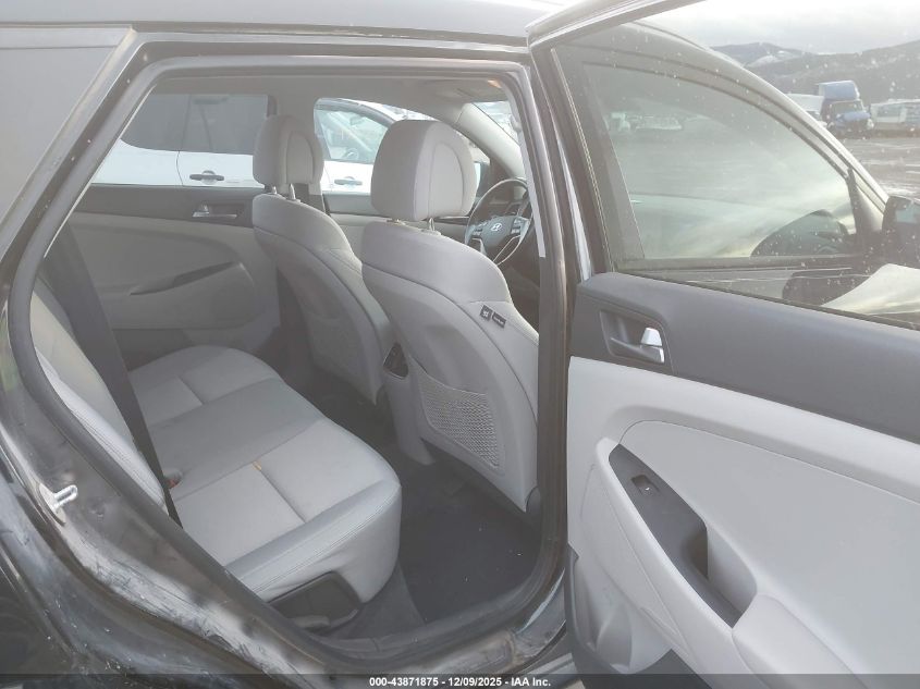 2017 Hyundai Tucson Sport VIN: KM8J3CA21HU471135 Lot: 43871875