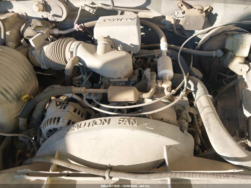 1996 Chevrolet Gmt-400 C1500 VIN: 1GCEC19MXTE120940 Lot: 43871935