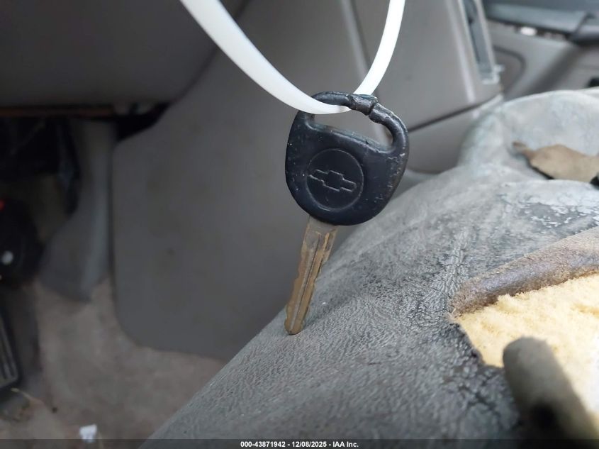 2003 Chevrolet Tahoe Ls VIN: 1GNEC13VX3R125685 Lot: 43871942