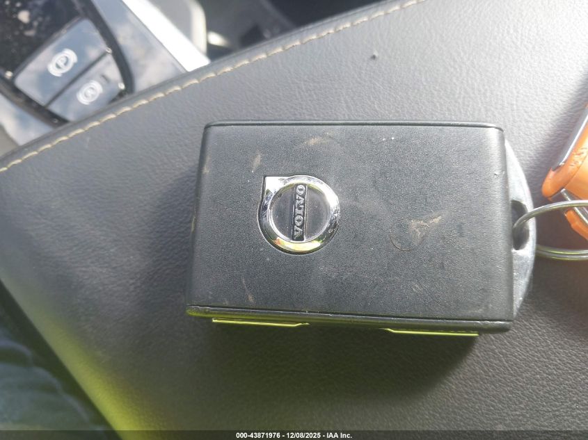 2022 Volvo Xc60 Recharge Plug-In Hybrid T8 Polestar Engineered VIN: YV4BK0DP7N1941339 Lot: 43871976
