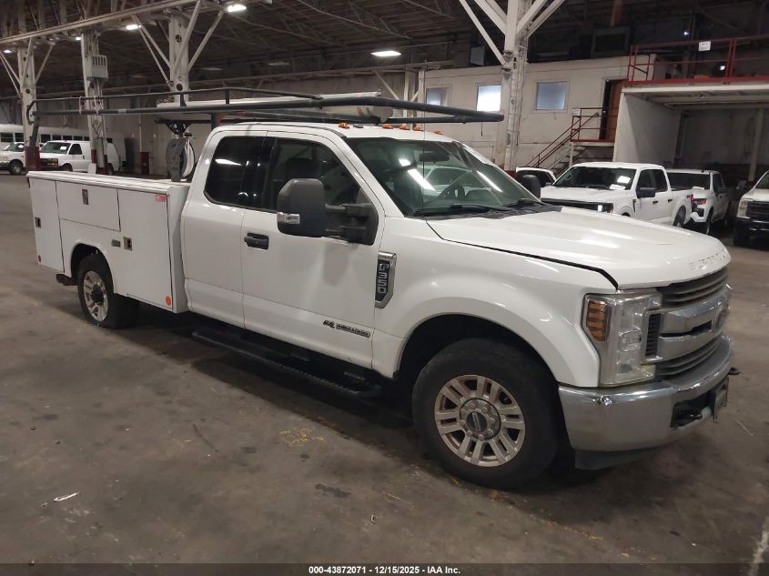 2018 Ford F-350 Chassis Xlt