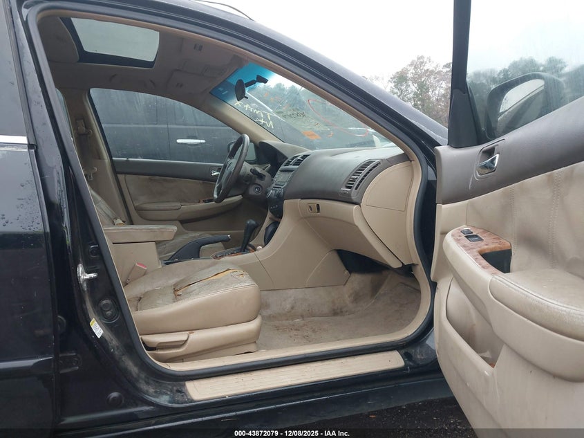 1HGCM56844A004131 2004 HONDA ACCORD photo no. 5