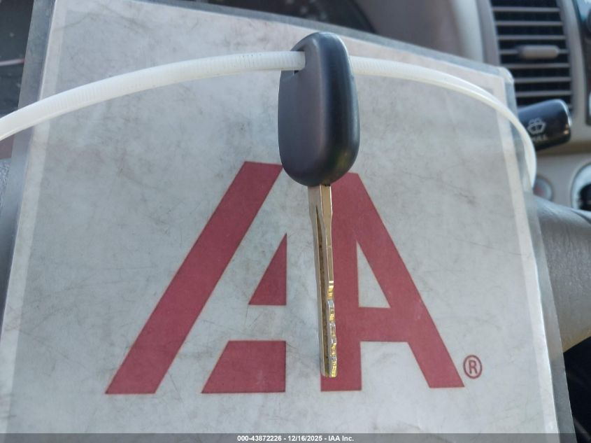 2002 Toyota Camry Le V6 VIN: 4T1BF32KX2U517580 Lot: 43872226