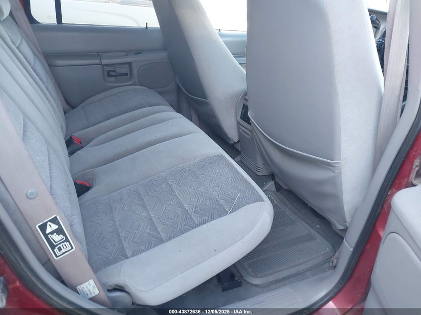 1FMZU73X1YZA35601 2000 FORD EXPLORER photo no. 8