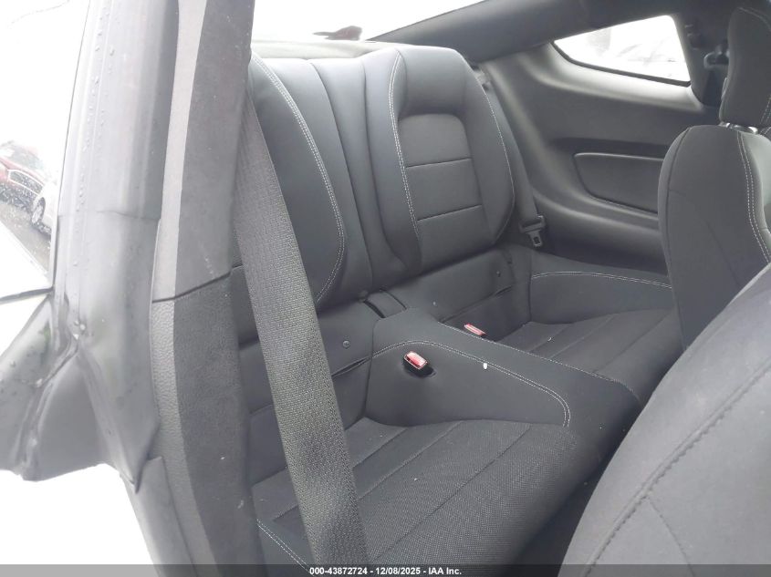 2016 Ford Mustang V6 VIN: 1FA6P8AM1G5292623 Lot: 43872724