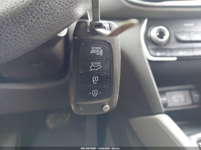 2019 Hyundai Santa Fe Se VIN: 5NMS23AD4KH013715 Lot: 43872969