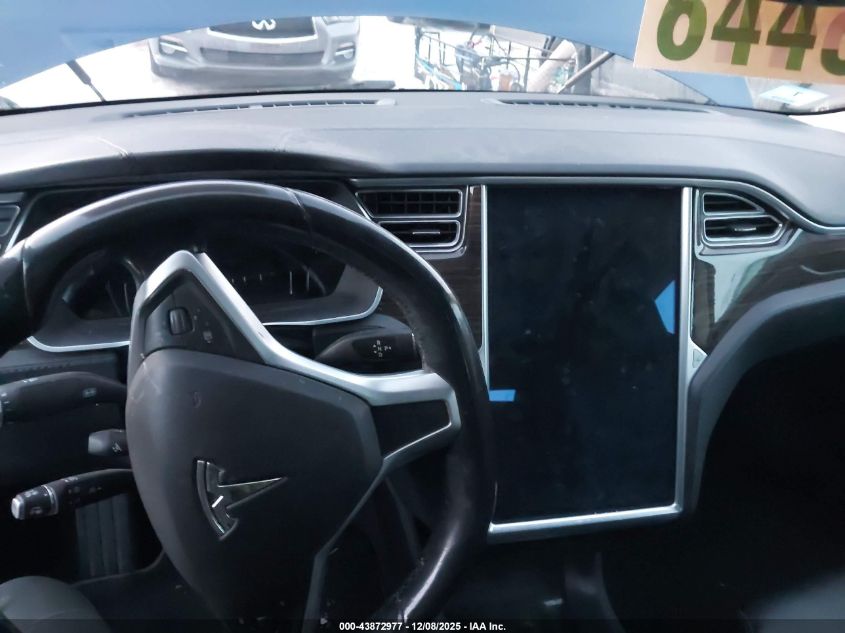 2015 Tesla Model S 70D/85D/P85D VIN: 5YJSA1E27FF100273 Lot: 43872977