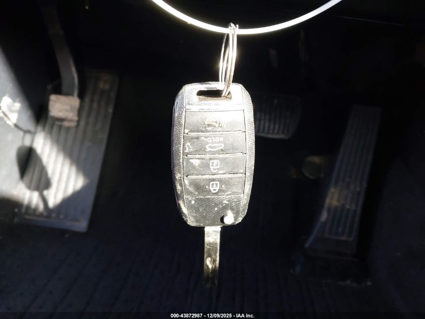 2017 Kia Optima Lx VIN: 5XXGT4L33HG171774 Lot: 43872987