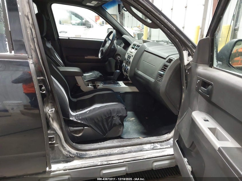 1FMCU9DG5AKD28416 2010 FORD ESCAPE photo no. 5