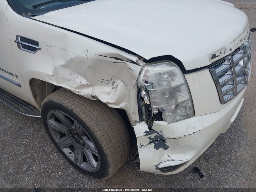 2007 Cadillac Escalade Standard VIN: 1GYFK638X7R191838 Lot: 43873466