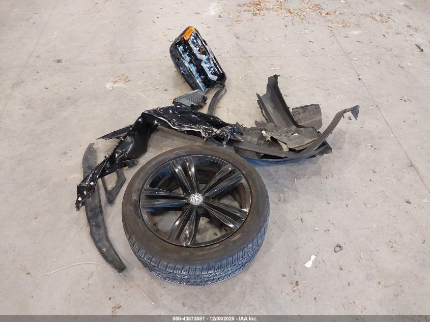 2018 Volkswagen Atlas 3.6L V6 Sel VIN: 1V2RR2CA1JC529985 Lot: 43873581