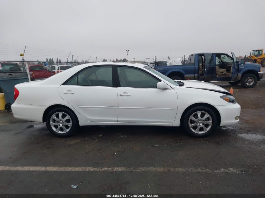 2004 Toyota Camry Le VIN: JTDBE30K240263187 Lot: 43873761