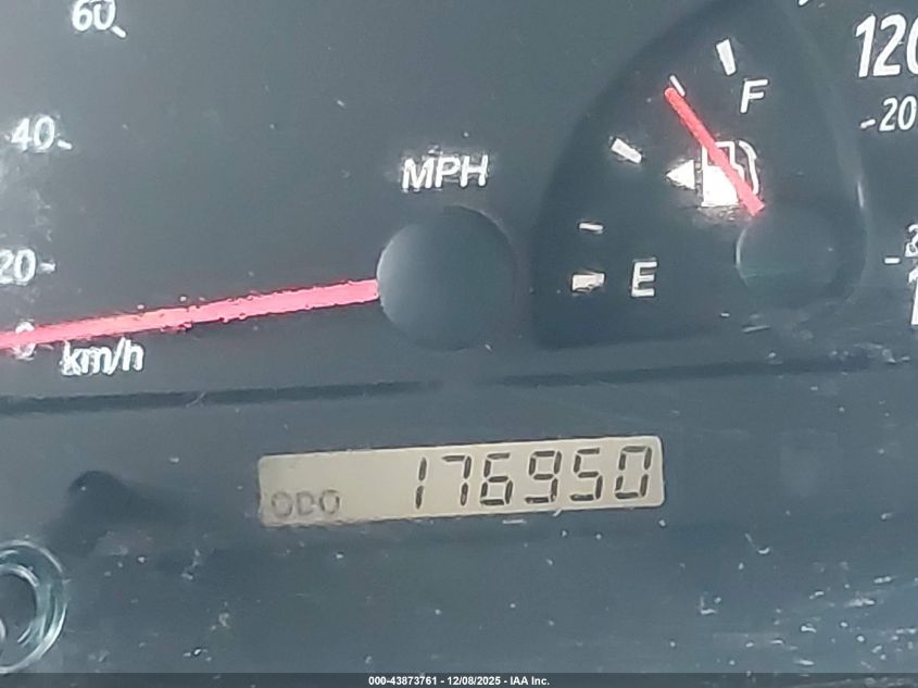 2004 Toyota Camry Le VIN: JTDBE30K240263187 Lot: 43873761