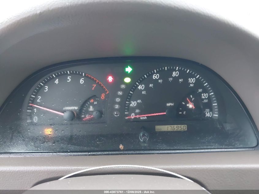 2004 Toyota Camry Le VIN: JTDBE30K240263187 Lot: 43873761