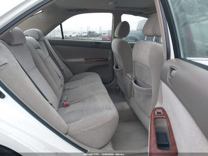 2004 Toyota Camry Le VIN: JTDBE30K240263187 Lot: 43873761