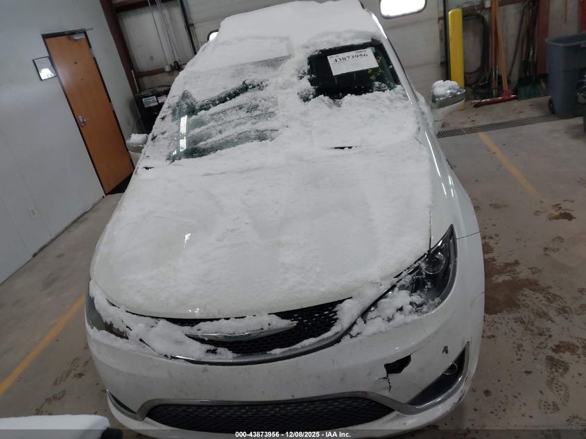 2020 Chrysler Pacifica Hybrid Limited VIN: 2C4RC1N70LR257812 Lot: 43873956