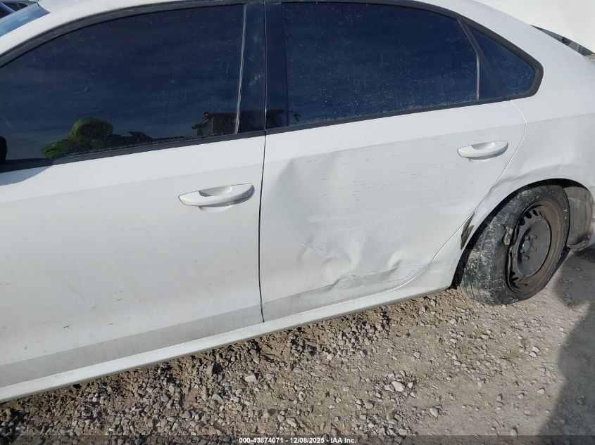 2014 Volkswagen Passat 1.8T S VIN: 1VWAT7A36EC086642 Lot: 43874071