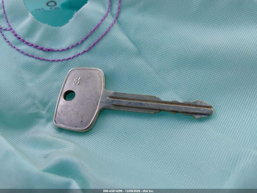 2000 Toyota Avalon Xl VIN: 4T1BF28B6YU011822 Lot: 43874290