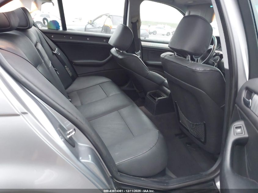 2005 BMW 325I VIN: WBAET37465NH06861 Lot: 43874361