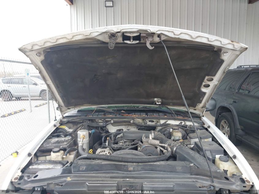 1998 Chevrolet Blazer Ls VIN: 1GNCS13W9W2242593 Lot: 43874709