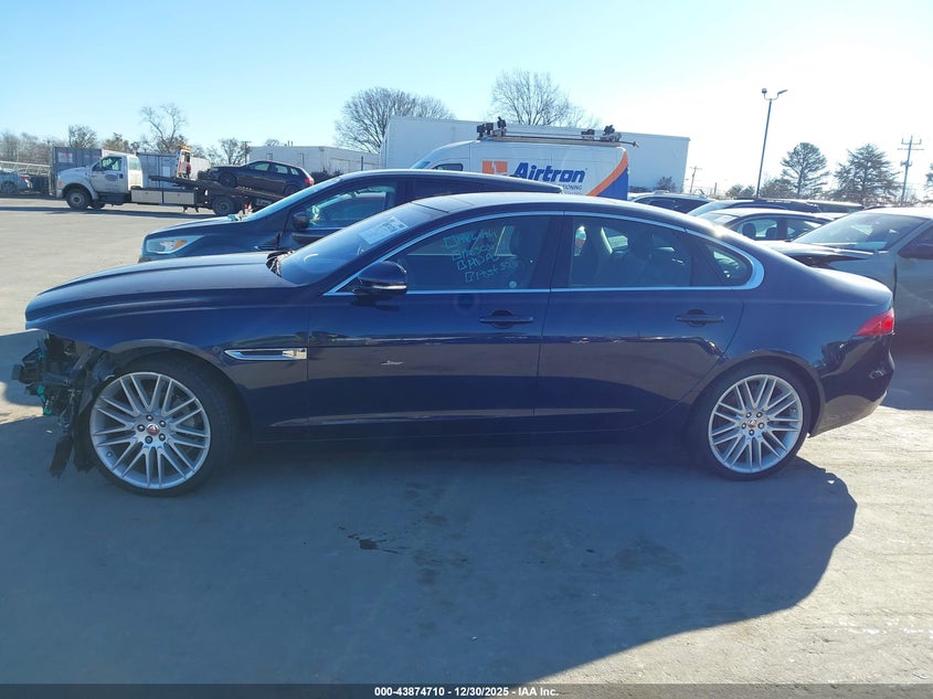 VIN SAJBK4FX9KCY78334 2019 JAGUAR XF 25T PRESTIGE