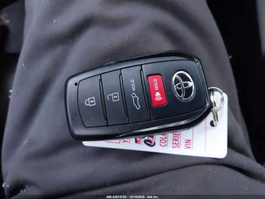 2024 Toyota Corolla Cross Xle VIN: 7MUDAABGXRV102596 Lot: 43874735