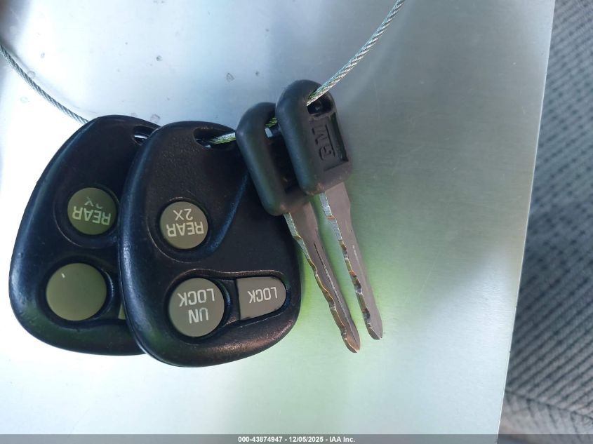 1999 GMC Yukon Sle VIN: 1GKEC13R0XJ801274 Lot: 43874947