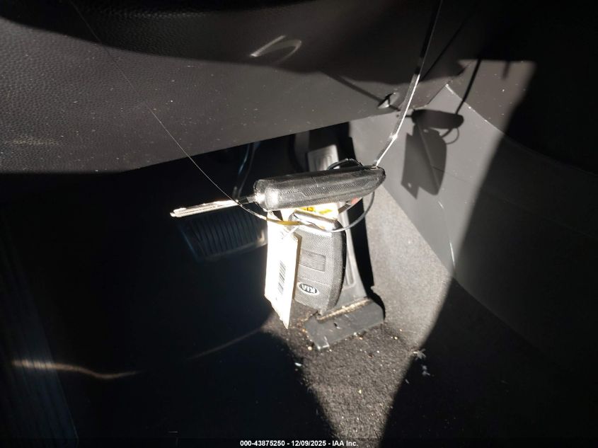 2018 Kia Soul + VIN: KNDJP3A56J7565650 Lot: 43875250