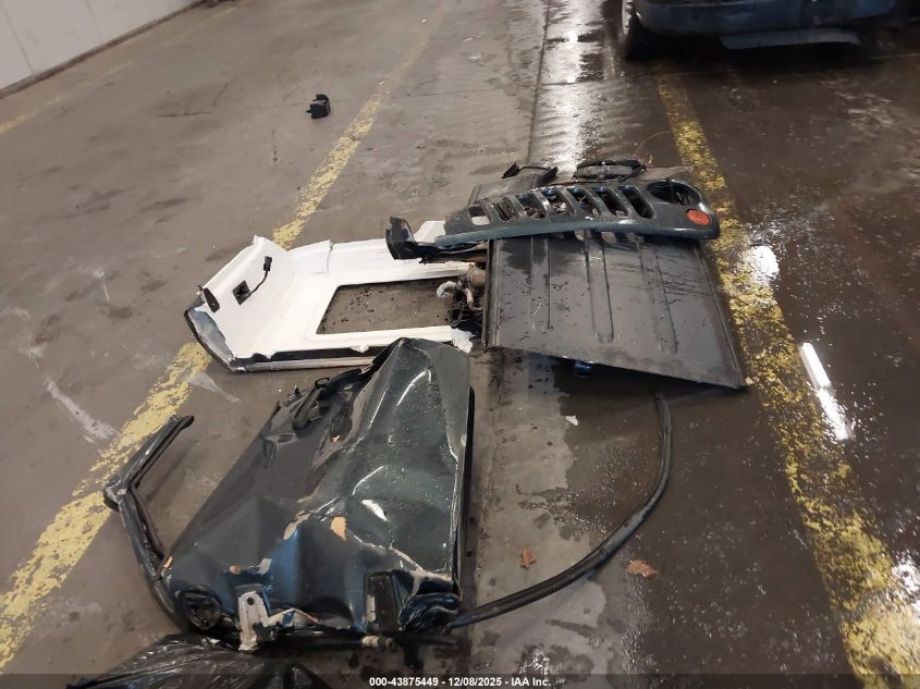 2008 Jeep Wrangler Unlimited Sahara VIN: 1J4GA591X8L549911 Lot: 43875449