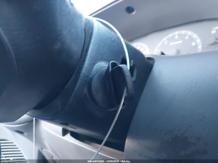 2004 Ford F-150 Heritage Xl/Xlt VIN: 2FTRF072X4CA25032 Lot: 43875459