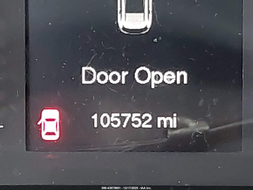 2015 Jeep Cherokee Latitude VIN: 1C4PJLCB0FW770621 Lot: 43875691