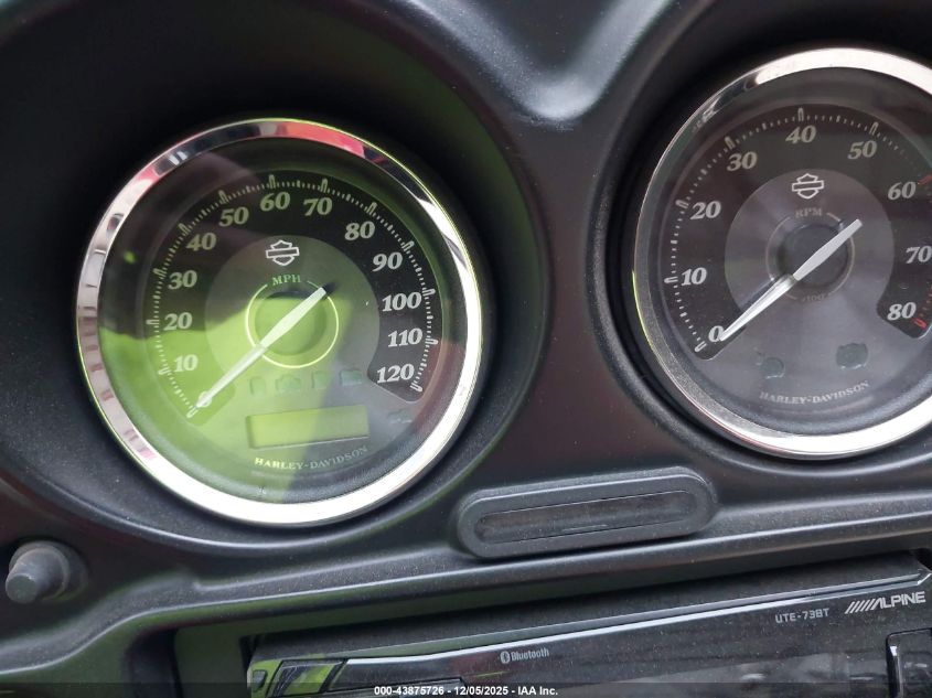 2011 Harley-Davidson Flhtk VIN: 1HD1KEM13BB668864 Lot: 43875726