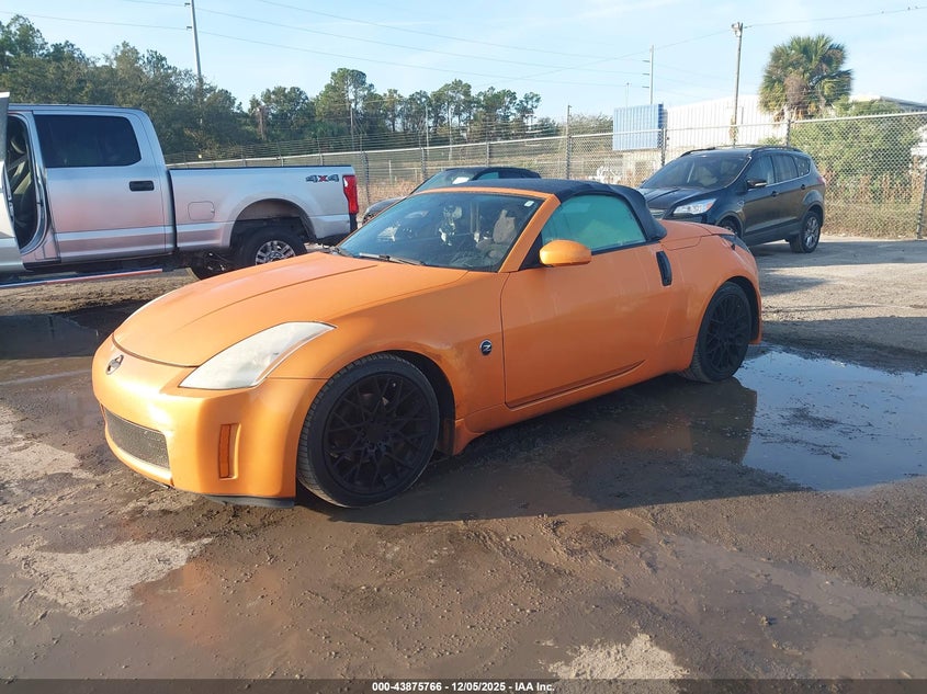 JN1AZ36A64T002595 2004 NISSAN 350Z photo no. 2