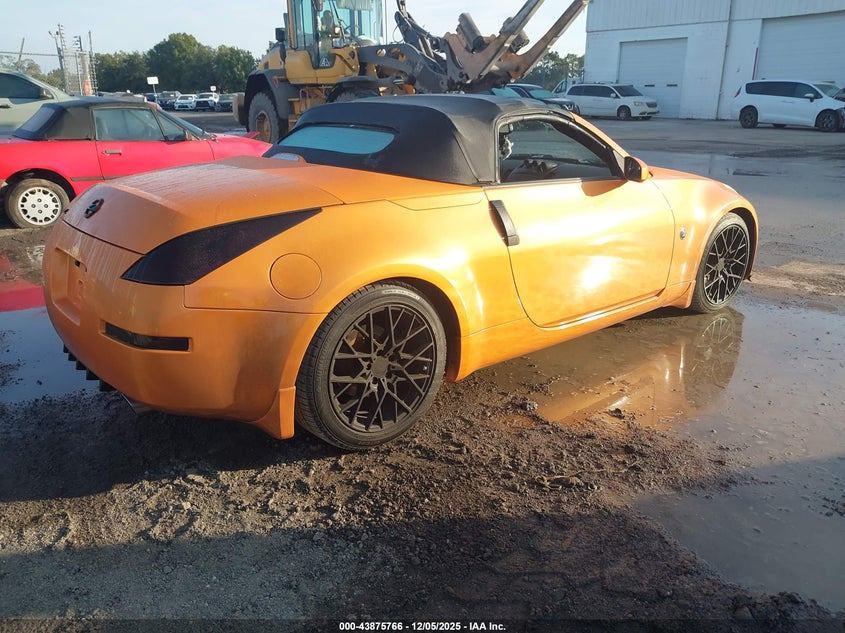 JN1AZ36A64T002595 2004 NISSAN 350Z photo no. 4