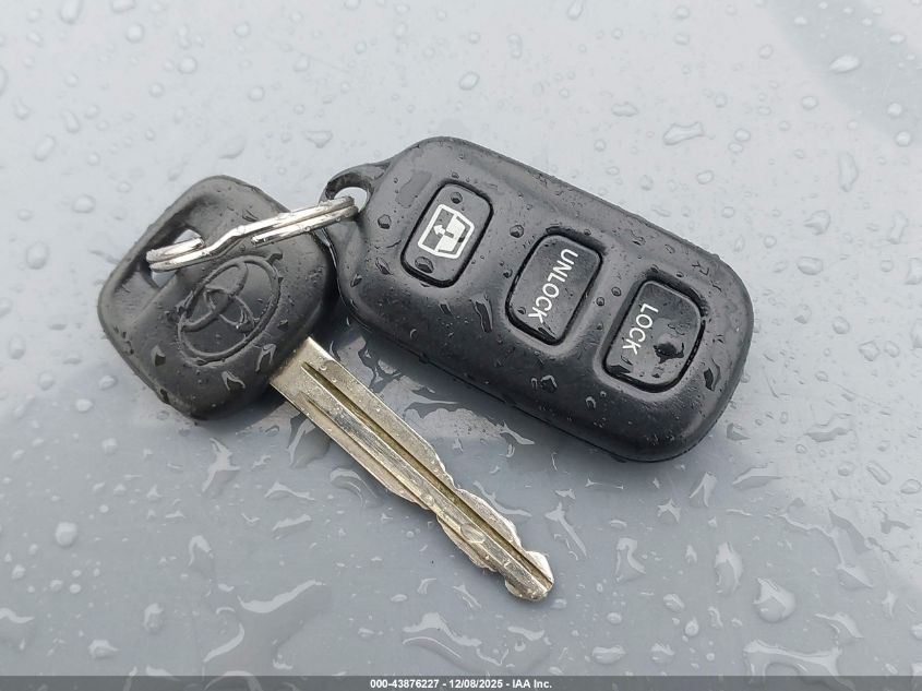 2004 Toyota Highlander V6 VIN: JTEDP21A340005923 Lot: 43876227