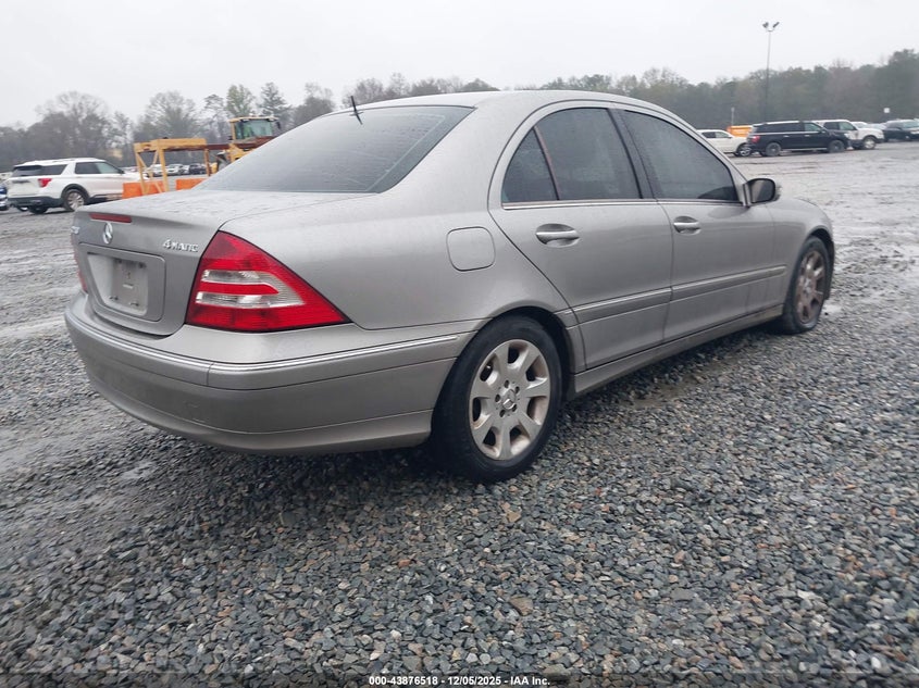 WDBRF81J15F640653 2005 MERCEDES-BENZ C-KLASSE photo no. 4