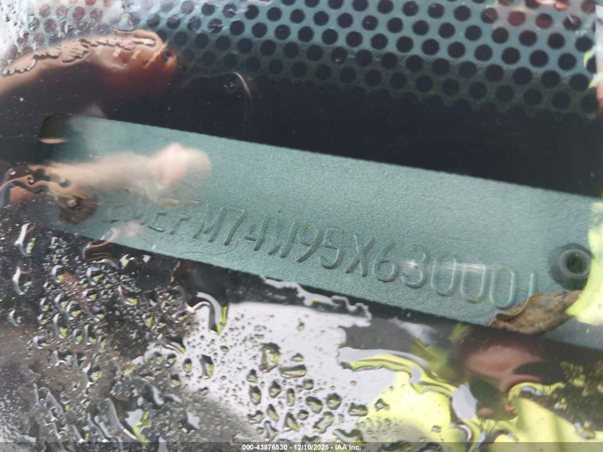 2005 Mercury Grand Marquis Gs VIN: 2MEFM74W95X630001 Lot: 43876530