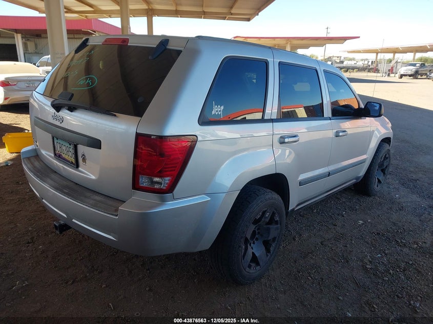 1J8GR48K58C137097 2008 JEEP GRAND CHEROKEE photo no. 4
